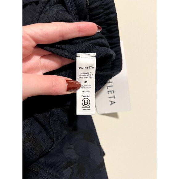 NWT Athleta Camo Farallon Shorts Drawstring Pull On Navy Blue Plus Size 24 - Picture 13 of 14